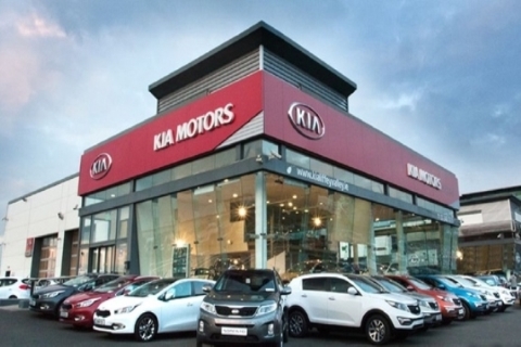 Show Room for Kia-Saama Motors Jail Road Lahore